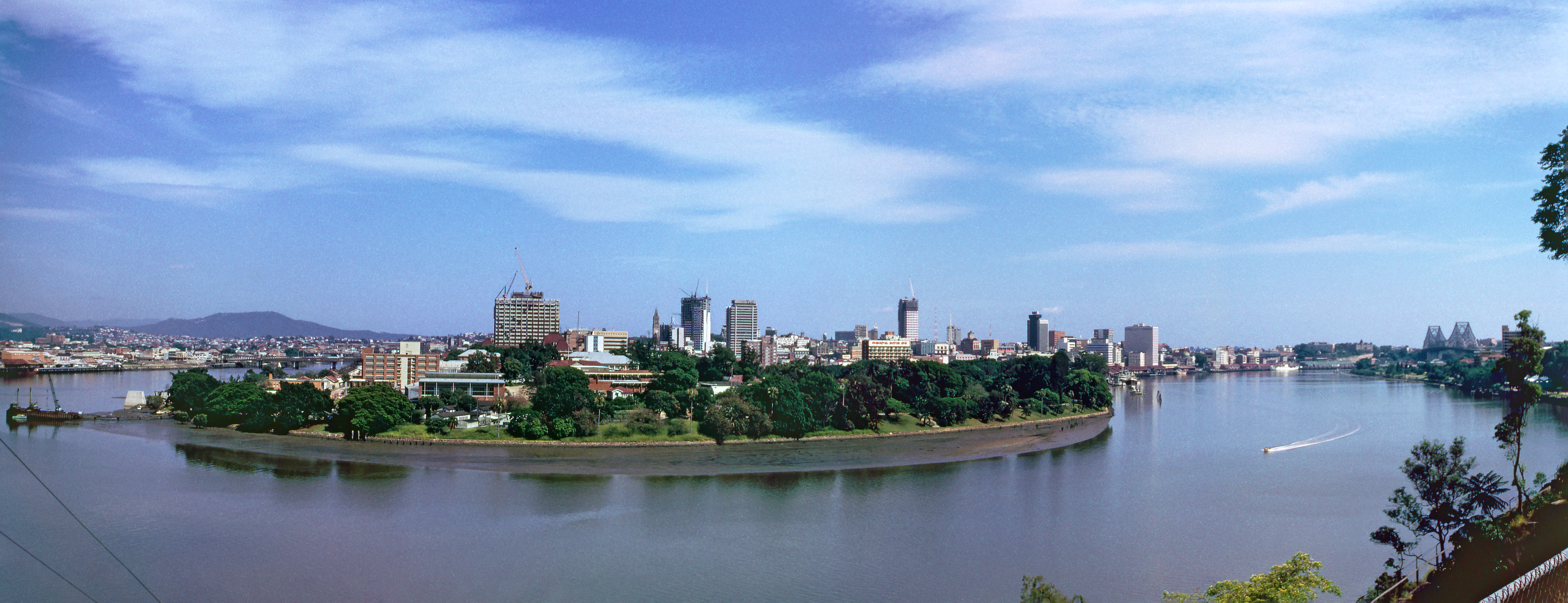 Bain, Jack (Dec 1969) Brisbane River, taken from Kangaroo Point looking towards the City Botanic Gardens 
https://digitalcollections.qut.edu.au/6155/ 